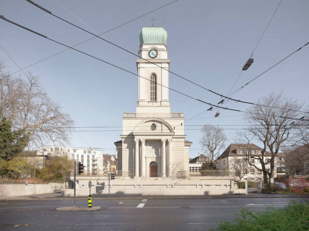 Aussenansicht der Kirche Guthirt